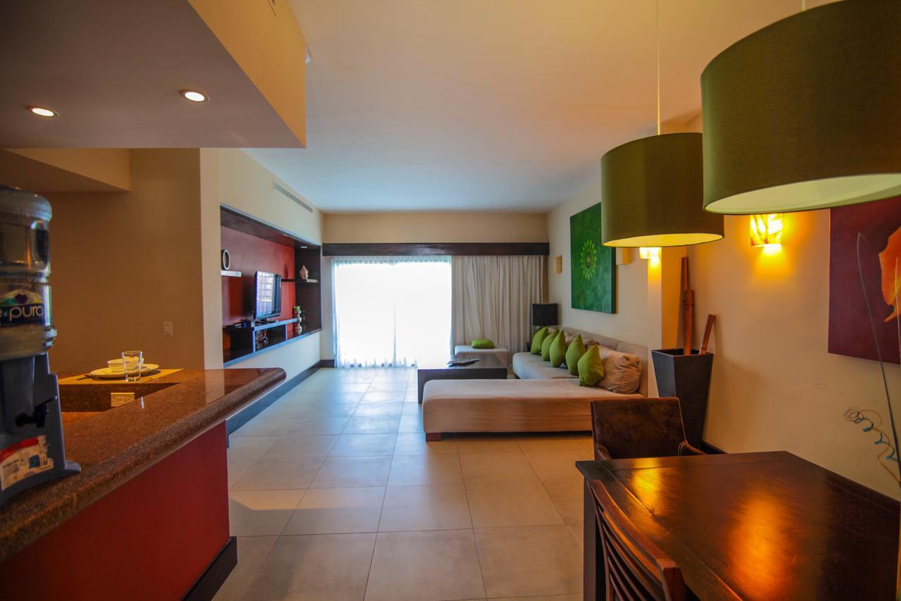Aldea Thai By Blue Oceanfront Playa del Carmen Bagian luar foto