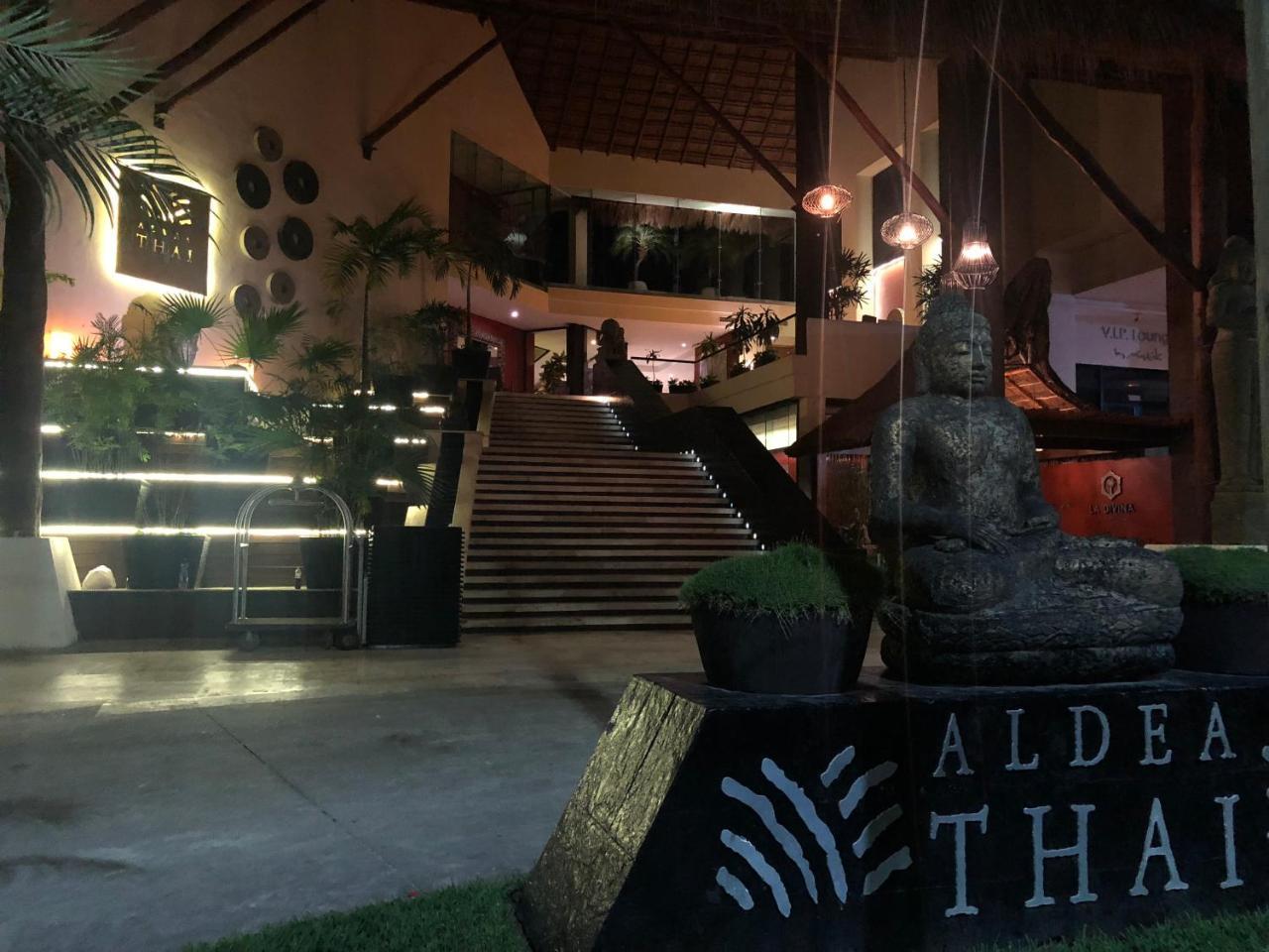 Aldea Thai By Blue Oceanfront Playa del Carmen Bagian luar foto